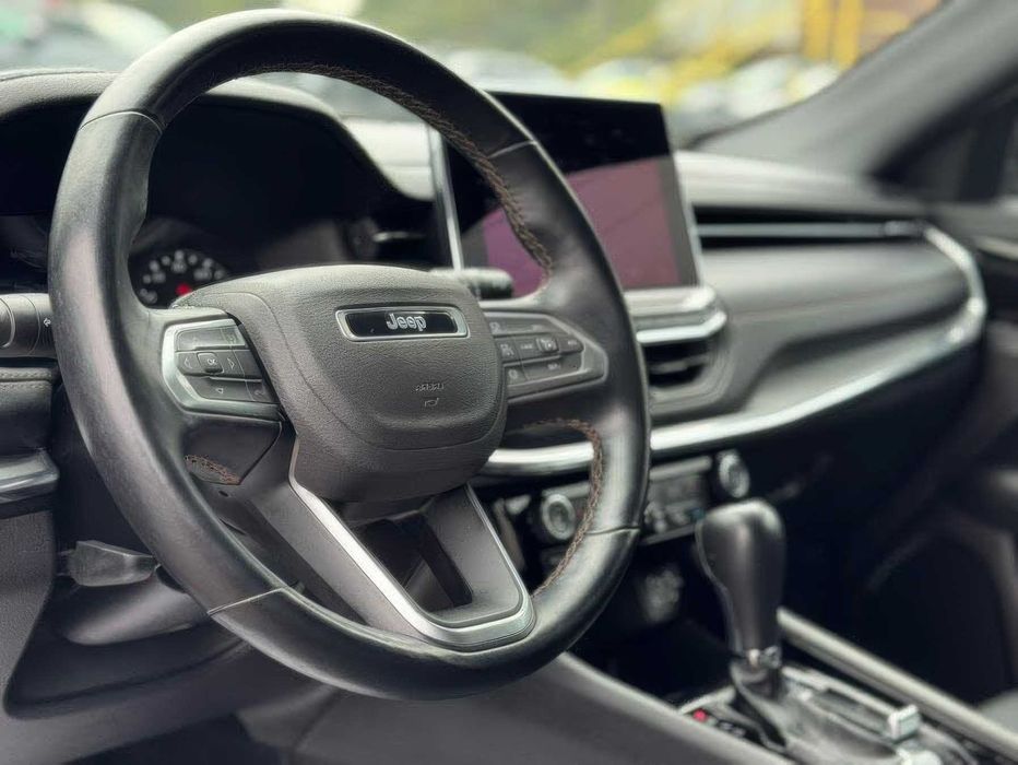 Jeep Compass      2021