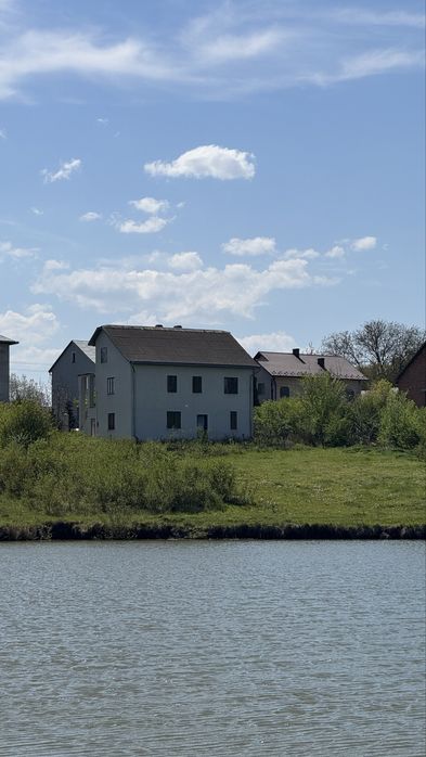 Будинок, м. Заставна ,202м2, після будівництва,2 поверхи