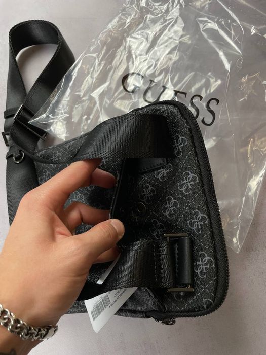 Сумочка Guess