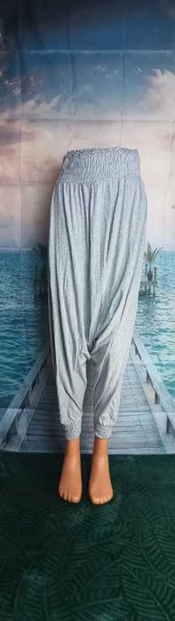 Szare dresowe spodnie typu alladynki/haremki marki Positivo