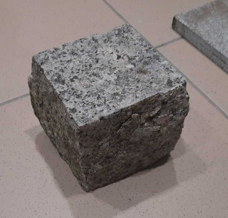 kostka brukowa cięto-łupana 10 x 10 x 10 nie używana