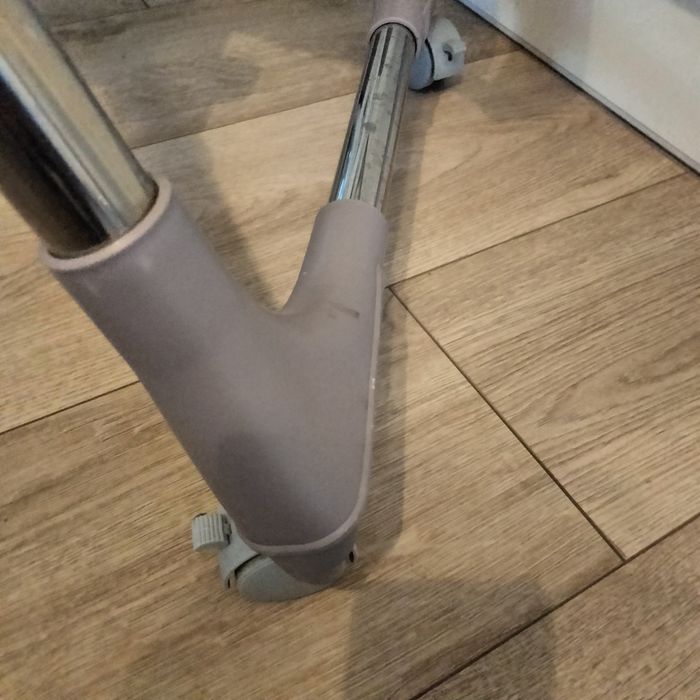 Krzeselko do karmienia poziomowane