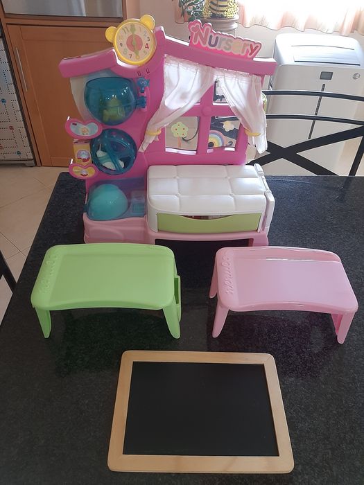 Nenuco Crib with School Accessories