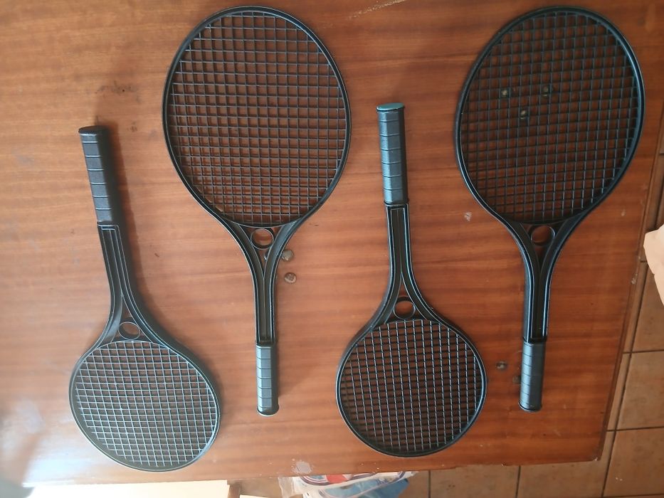 Raquetes em plástico