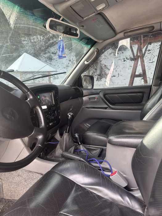 Toyota land kruiser 100