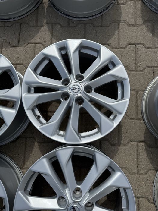 Felgi aluminiowe 5x114,3r17 nissan orginal