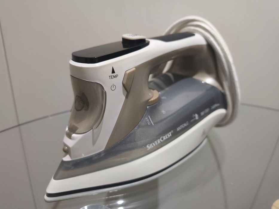 Ferro a vapor, base cerâmica *como NOVO*