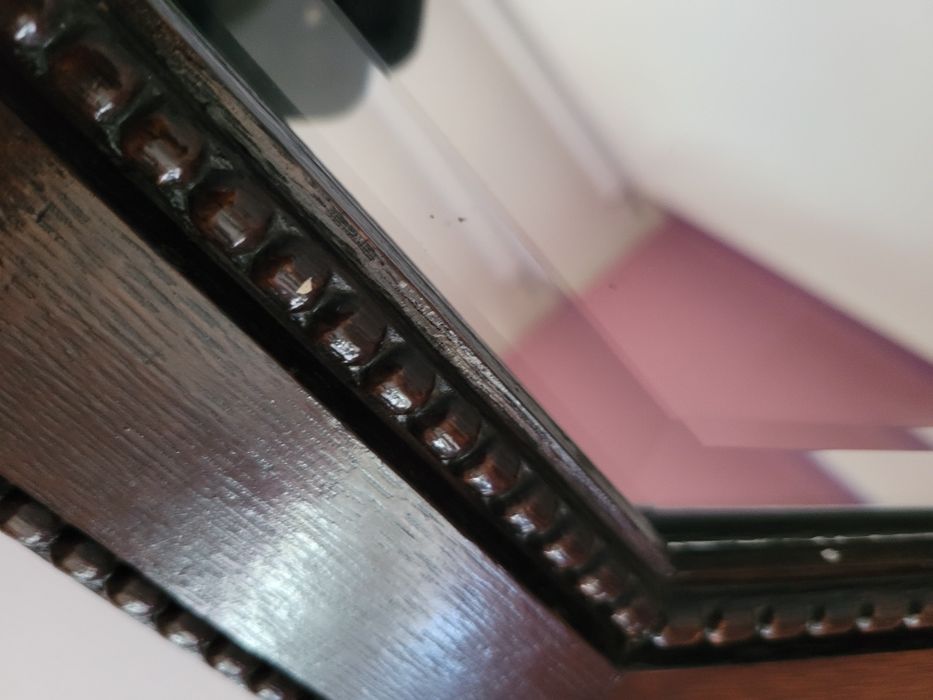 Lustro wiszące w dębowej ramie