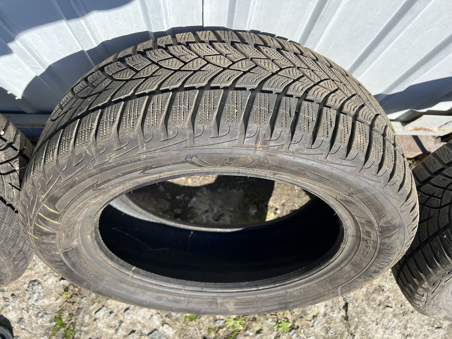 Зимова гума goodyear