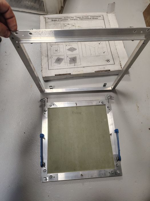 Klapa rewizyjna -  gk - wodoodporna 29x29 cm