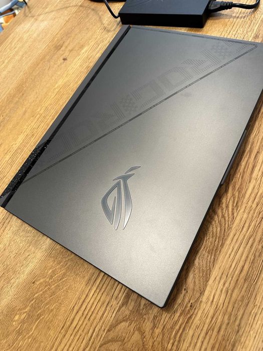 Laptop Gamingowy ASUS ROG Strix G18 – i9 / RTX 4070 / 32GB / 1TB 240Hz