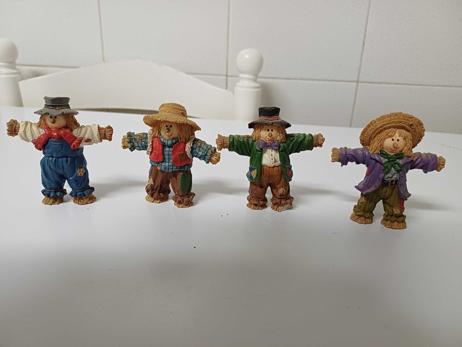 Bonecos espantalhos em cerâmica 4 unidades