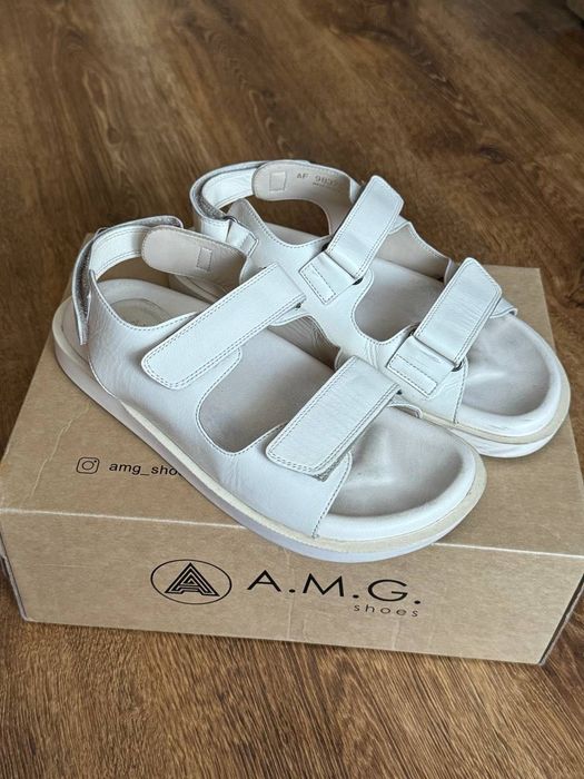 Сандалі бежеві a.m.g. shoes