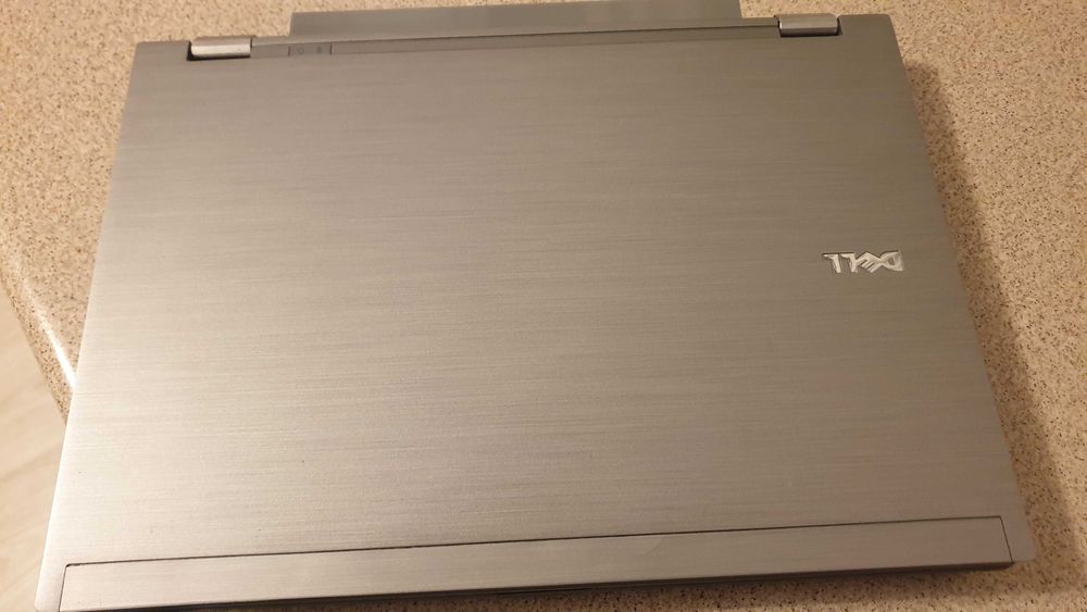 SPRAWNY Laptop Dell Latitude E6410 i5 / ssd /8gb ddr