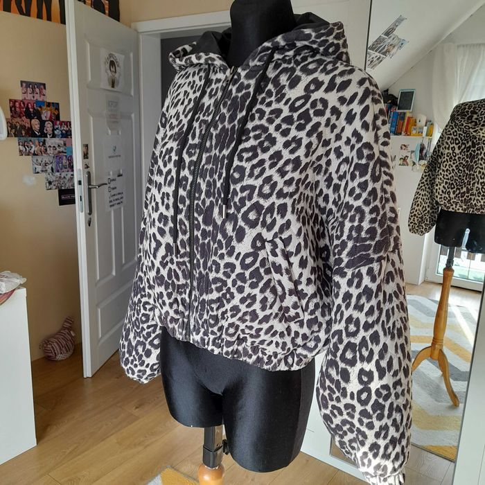 Kurtka z kapturem, w panterkę Elli White S/M