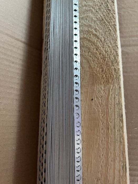 Narożnik wewnętrzny do płyt GK 2,5m 18x18 mm