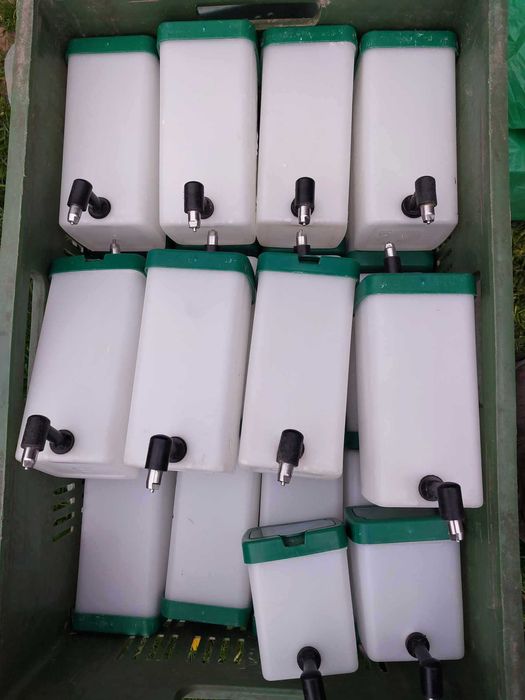 Poidła dla królików 1L i 0.5l UŻYWANE