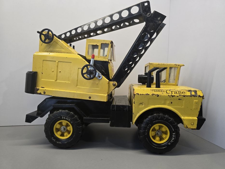 Tonka zabawka metalowa model dzwig  z PRL-U PRL 1960