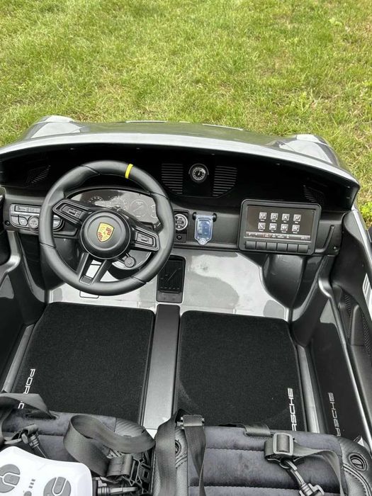 Дитячий електромобіль Porsche 911 GT3 640W: двомісний, швидкість 12км