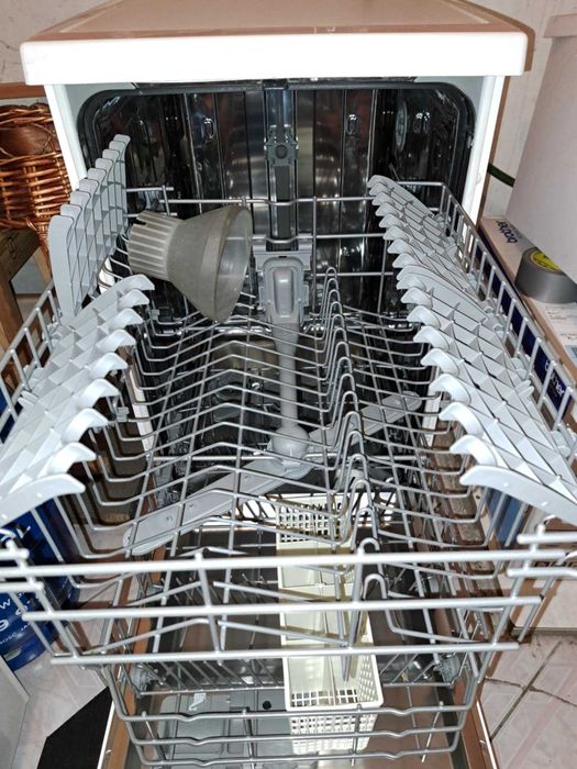 Zmywarka Amika sprawna w stanie dobrym.