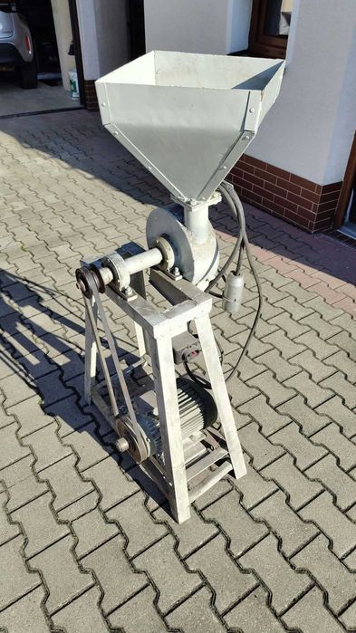 Śrutownik do zboża, dwa sita, silnik 4kW