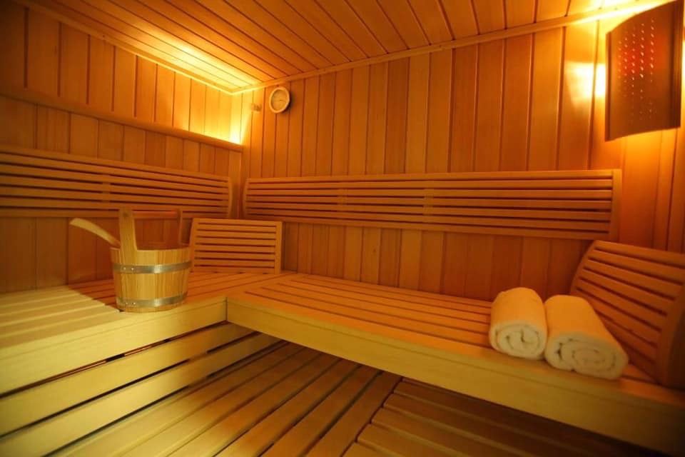 Kolobrzeg Polanki Park marzec wiosna  apartament basen sauna jacuzzi