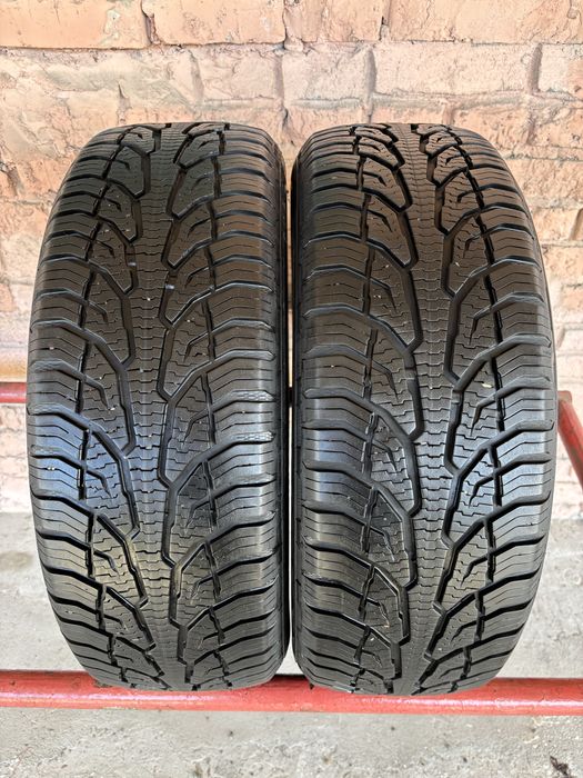 Пара Зимових шин 215/60R17 Uniroyal