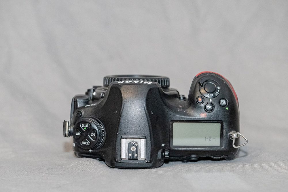 Nikon D850, body, grip plus dodatki!