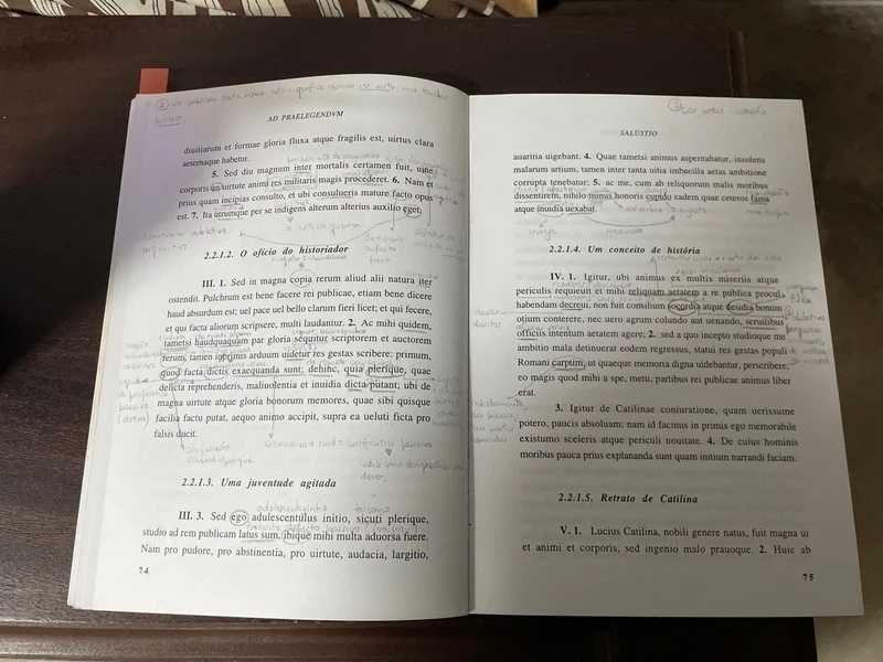 Livro de latim - 'Ad Praelegedum'