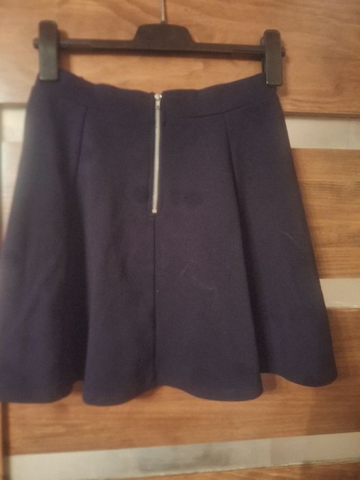 Spodniczka H&M rozm.S 68%viskoza stan bardzo dobry.