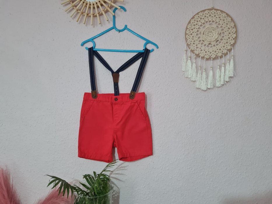 Czerwone spodenki na szelkach r.86