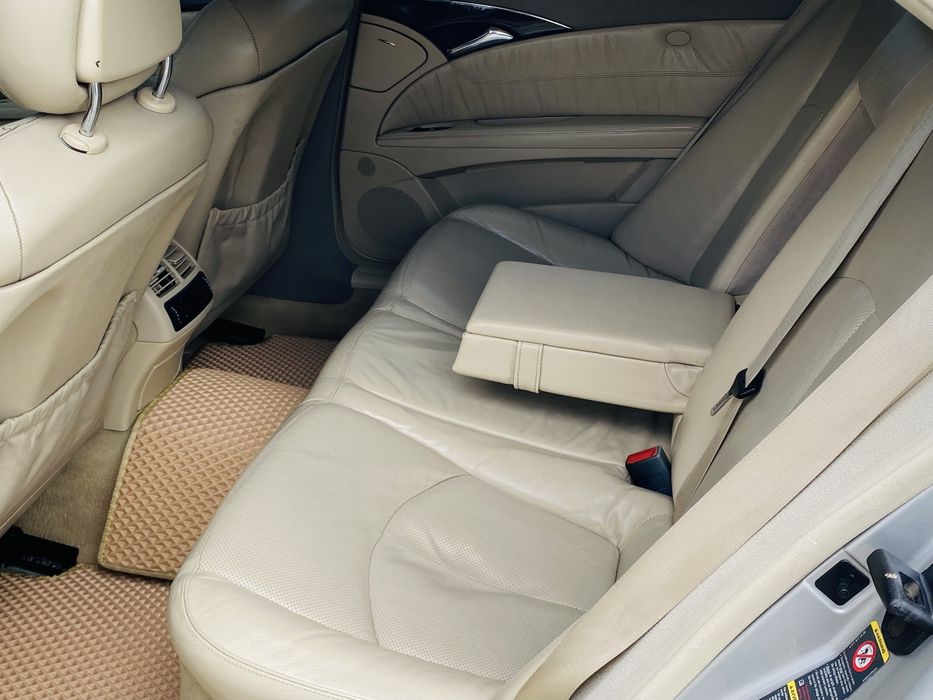 К вашему вниманию в породаже Mercedes Benz  надёжный конфортный w211 2003 года