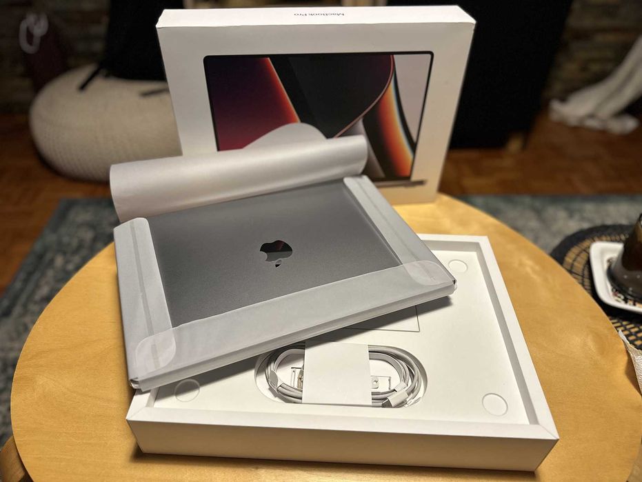 MacBook Pro 16” M1 Pro * 16GB RAM * SSD 512GB