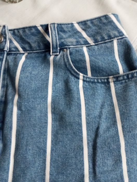 Piękna spódniczka damska krótka