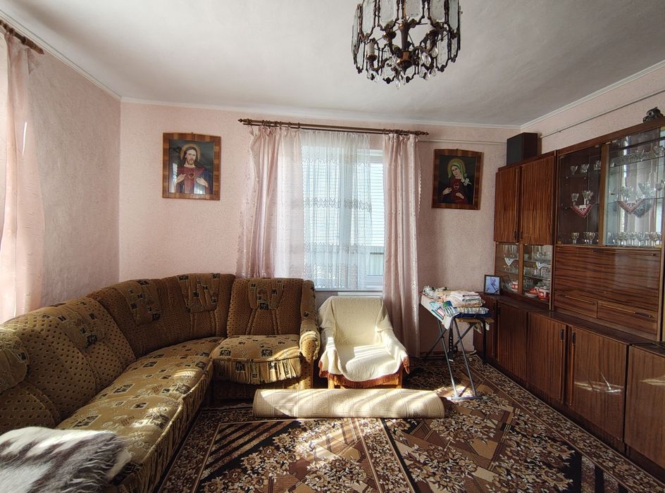 Будинок за доступною ціною на великій ділянці!