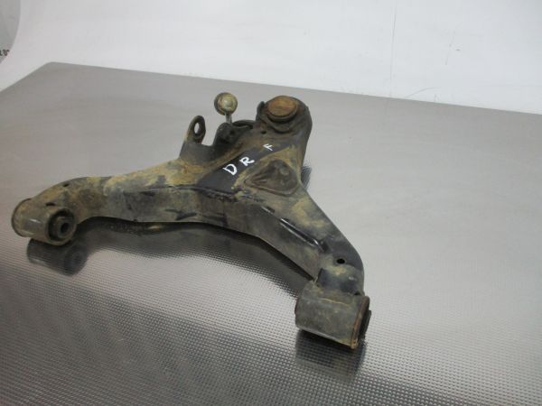Braço de suspensão frente direito NISSAN NP300 Navara Pick Up (D40)