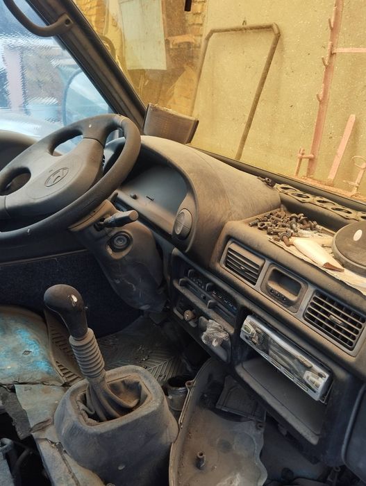 Продаю Hyundai H1 на запчастини
