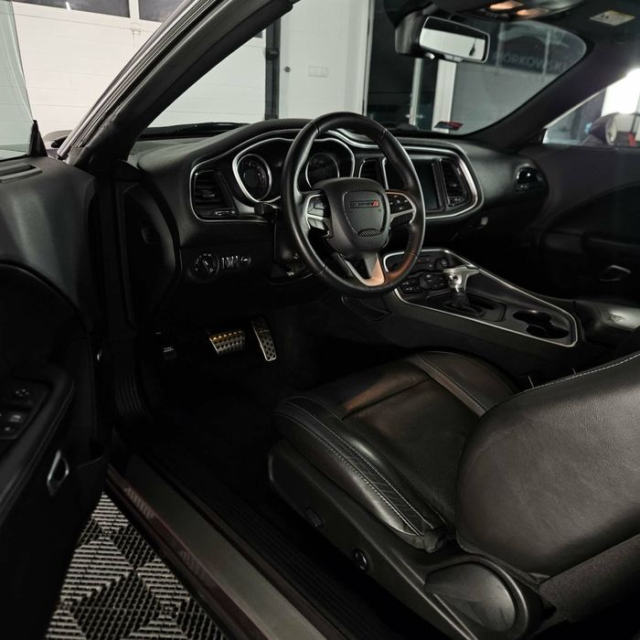 Dodge Challenger SXT Plus