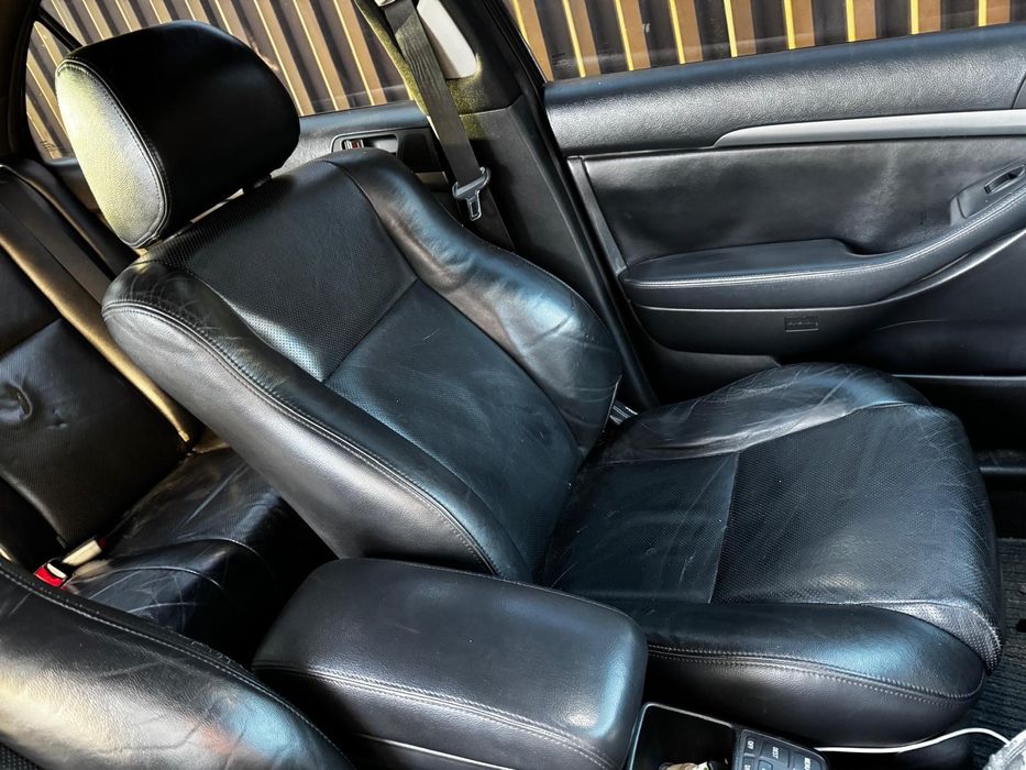 Сидіння шкіра Toyota Avensis T25 сидения салон кожа Авенсис седан