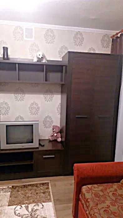 Оренда кімнати в комунальній квартирі. Без господарів. Метро 15 хвилин.