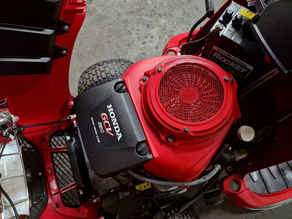 Kosiarka traktorek honda 2417.