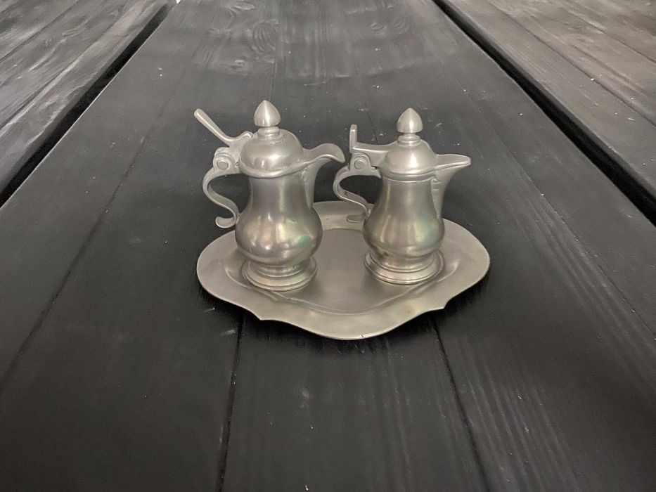 Travessa com 2 pequenos jarrinhos FESIL 95% Puro Estanho