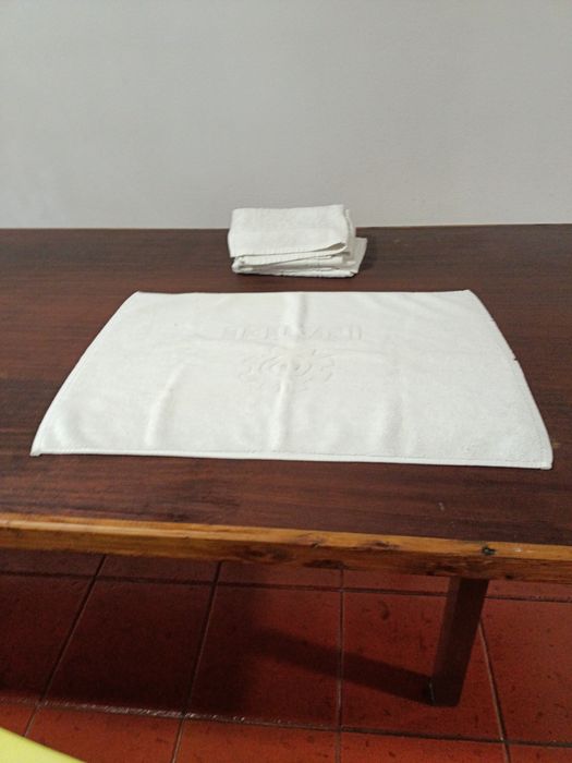 Quatro toalhas para os pés ( saída do banho )