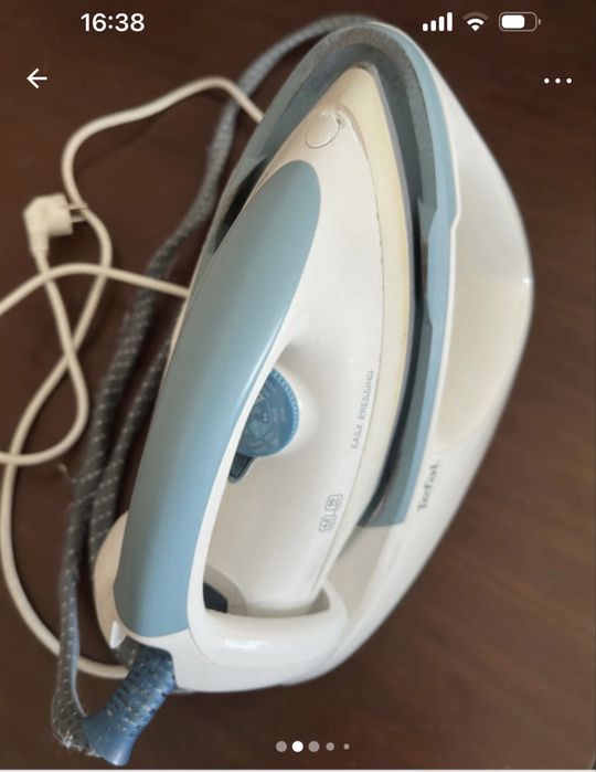 Ferro de engomar com caldeira Tefal