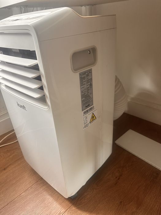 Ar condicionado portatil Kunft com adapatador de janela (2 peças)