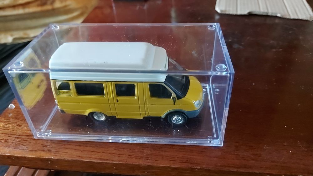 Продам боксы для моделей авто