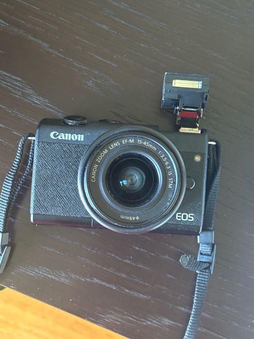 CANON EOS M200 + M 15-45mm