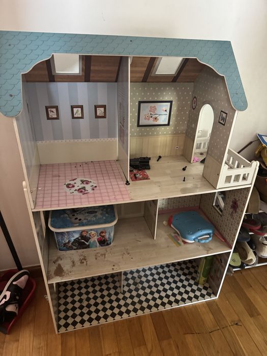 Casa de bomecas com moveis ( pagamentos so em dinheiro)