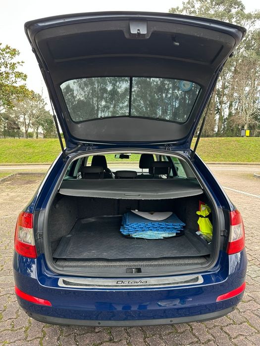 Skoda oktavia 2.0 tdi 150cv.Troco por um carro de sete lugares.