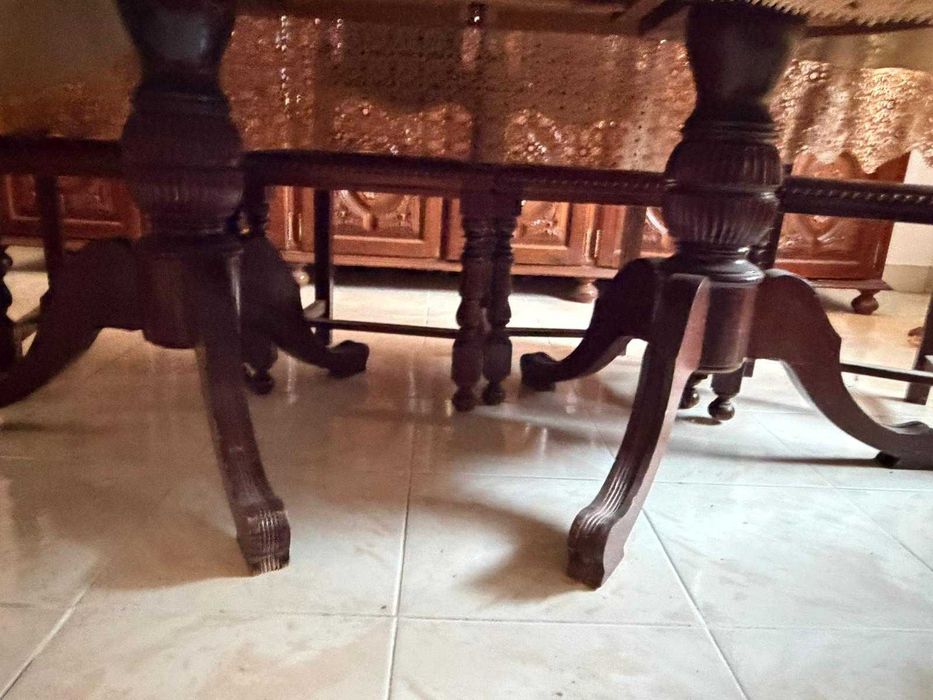 Mesa para sala de jantar em bom estado a bom preço para venda